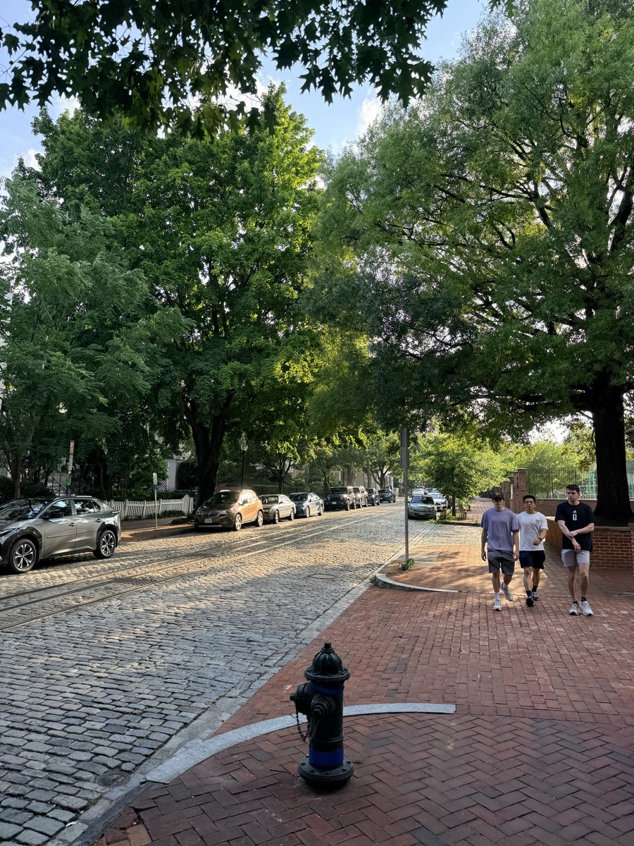 gurtejnarang's tweet photo. Gtown. Most elite neighborhood in DC https://t.co/mNdW8CeoUT