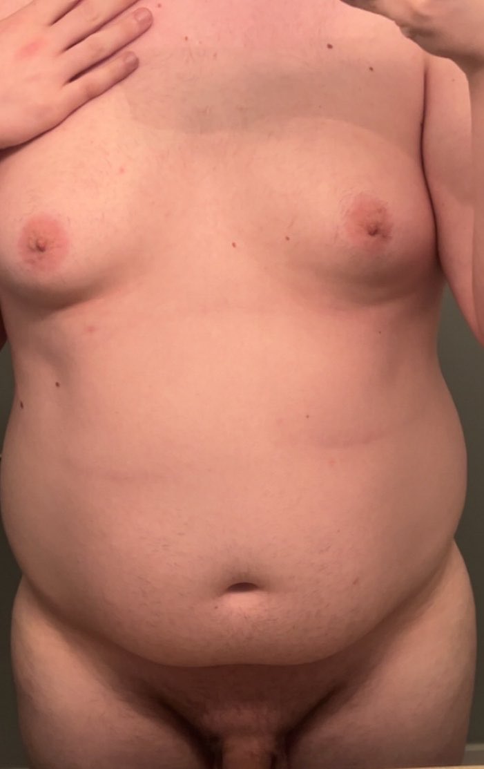 cakedlaurenn's tweet photo. i need a friend/partner who wants to make me fatter. I feel like itd be so cool to have someone encouraging me to eat more :3 If I was yours, you’d keep me well fed, wouldn’t you? 

#bbw #stuffing #feedee #belly #boobs #nsfw #nsfwtwt #promotwt #feederism #growing #slobby #slob https://t.co/TlwV8n1UXK