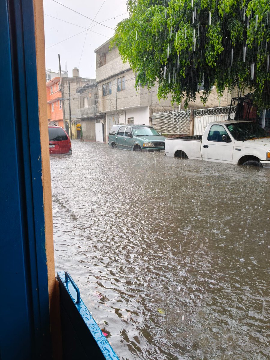 joseagg13's tweet photo. @alc__Iztapalapa @GobCDMX me podrían apoyar con estos folios de reporte de desazolve, una coladera colapsada en Iztapalapa col. Ixtlahuacan, sábado y domingo se inundó fatalz por favor su apoyo urgente a acelerar el apoyo a estos folios https://t.co/TpKPDVI8L5