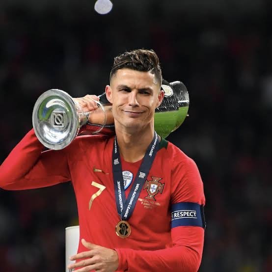 1nweze's tweet photo. Wait ooh 
How can you not love this man nah 
Eeh https://t.co/eFGqF91Xm0