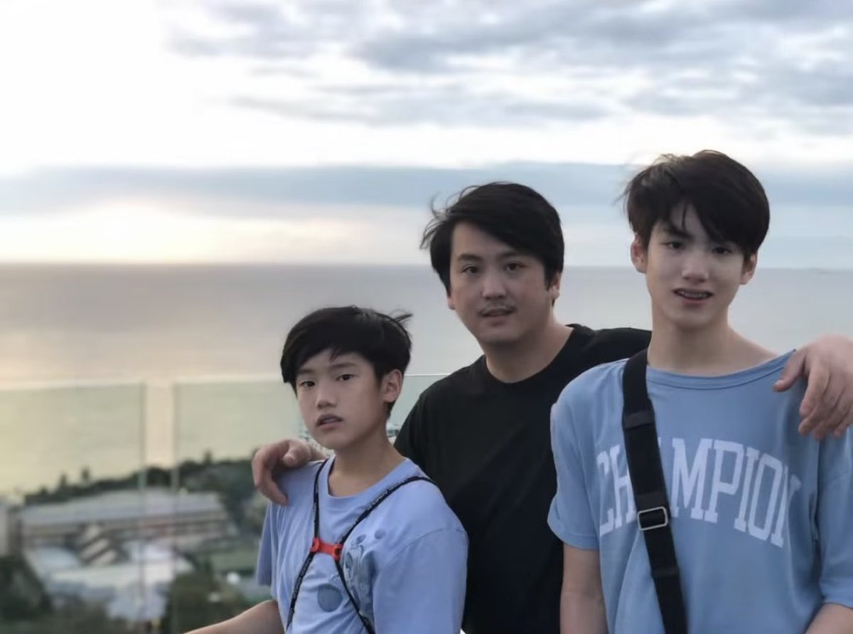 mepurplern's tweet photo. ปัดเป๋กันทั้งบ้าน เริ่ด https://t.co/84l86BqWai