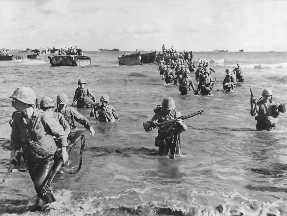 the6thbombgroup's tweet photo. 82 years ago this month, U.S. Marines captured the island of Tinian.  See story: https://t.co/htpKjvMbEI
𝘗𝘪𝘤𝘵𝘶𝘳𝘦𝘥:  𝘜.𝘚. 𝘔𝘢𝘳𝘪𝘯𝘦 𝘢𝘴𝘴𝘢𝘶𝘭𝘵 𝘰𝘯 𝘛𝘪𝘯𝘪𝘢𝘯 𝘐𝘴𝘭𝘢𝘯��� 𝘑𝘶𝘭𝘺 1944
#6thbombgroup #usmarines #ww2history #TodayInHistory https://t.co/7cMNGdHT9p