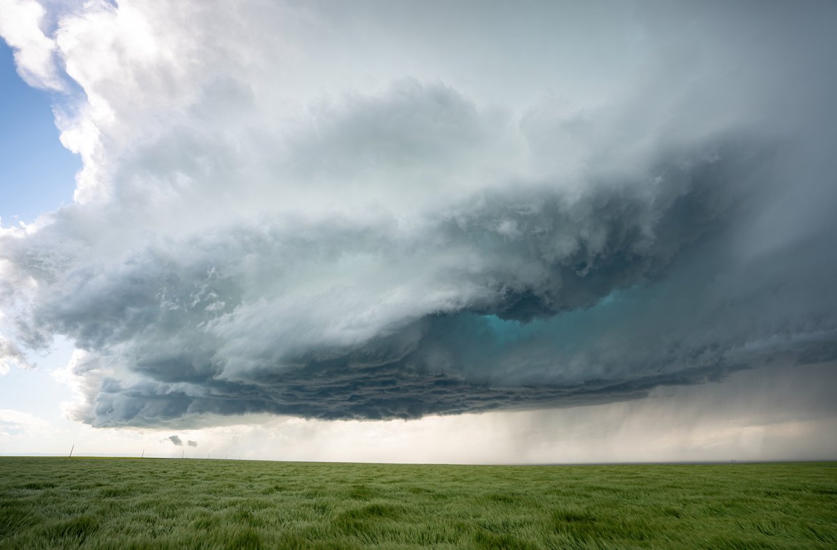 BadWeatherKyle's tweet photo. Severe thunderstorms pounded parts of Alberta with damaging hail the past couple of days. 

Here are some images from two of the stronger storms #abstorm https://t.co/dkDBsJO8X5