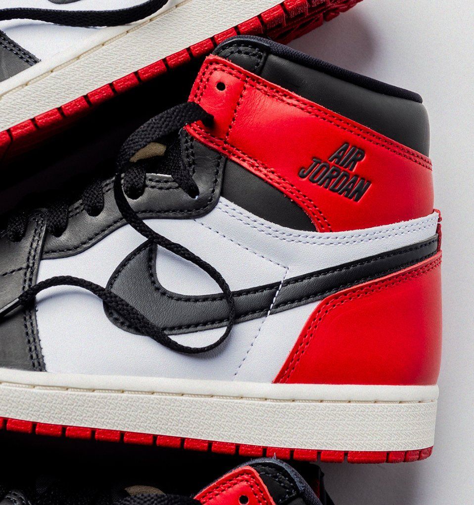 SneakerShouts's tweet photo. PRICE DROP: 45% OFF the Air Jordan 1 High Retro OG "Black Toe" 

BUY HERE: https://t.co/yeiWleasCd https://t.co/waojefv7Zo