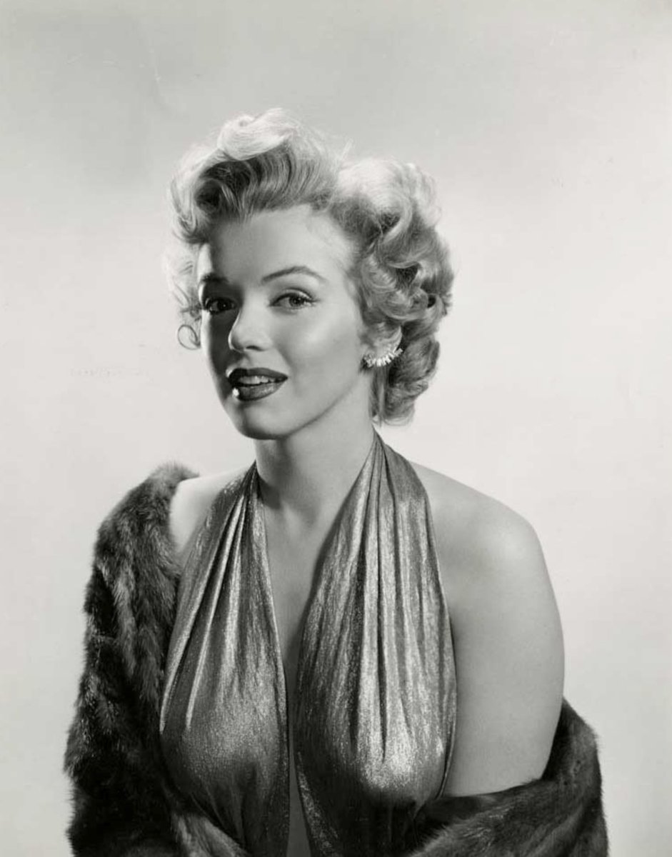 Deb69022064's tweet photo. Marilyn in a studio publicity shot taken by Frank Powolny. 1952  💋
#MarilynMonroe https://t.co/iWkUBMraD8