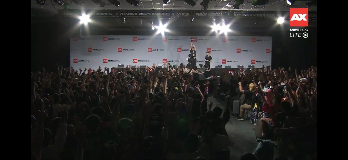 KrisComics's tweet photo. The Zenless Zone Zero panel at Anime Expo was absolutely amazing! Thank you so much to @ZZZ_EN for organizing everything and taking such good care of us. The energy from the crowd was so electric! I’m so happy to be a part of this community. Thank you for your support, Juniors!! https://t.co/cXjjpuVI6l