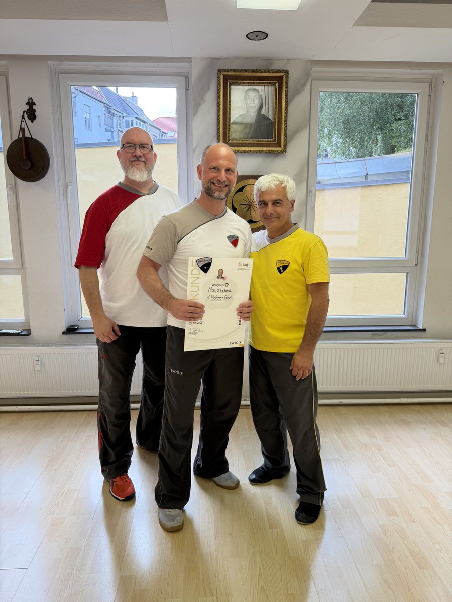 GiuseppeWT's tweet photo. Vielen herzlichen Glückwunsch an Mario Fichera zum 1. HG im WingTsun 👍👍👍🙂☀️🙏
#ewto #wingtsun https://t.co/gOd6nFC64M