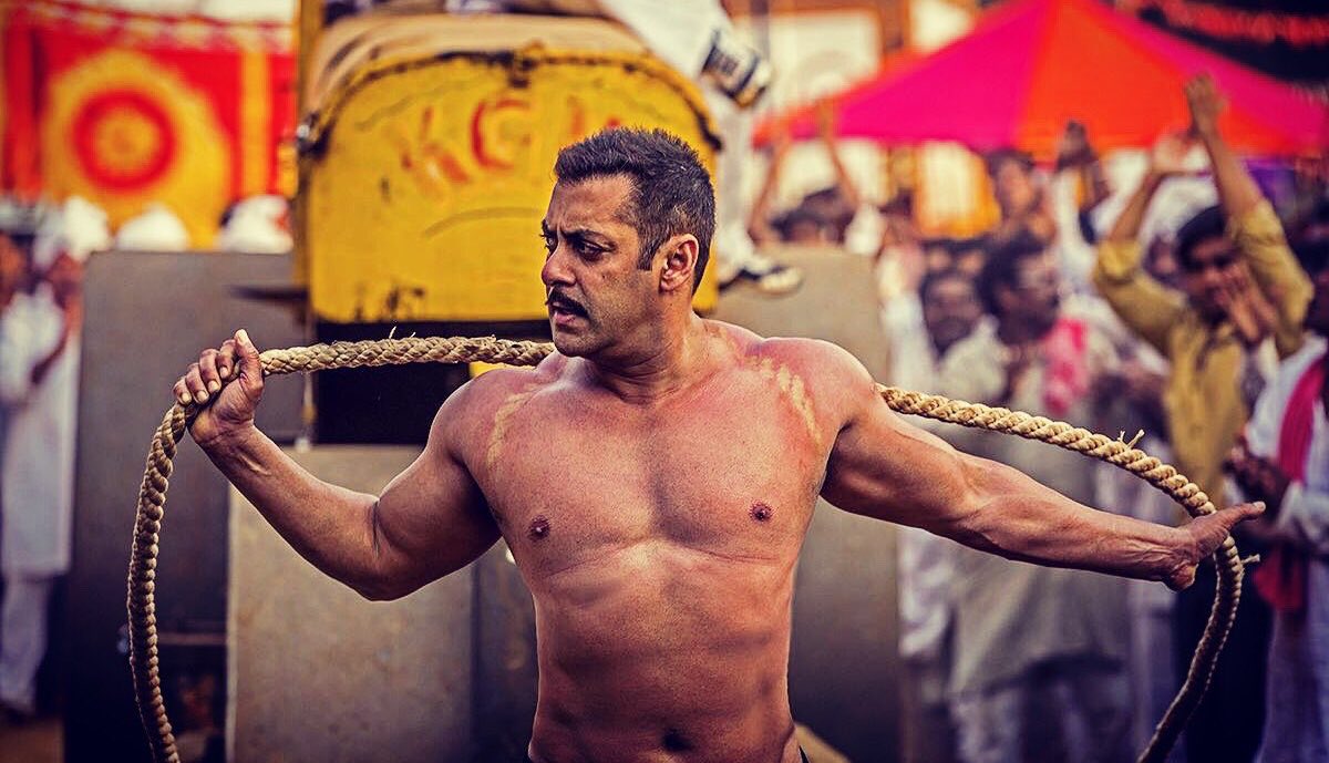 Bolly_BoxOffice's tweet photo. 10 Years of Masterpiece ‘SULTAN’ 🔥🔥🔥

A film that gave us the finest performance of #SalmanKhan’s career and one of the most memorable performances ever seen in Indian cinema.

Released a decade ago, #Sultan didn’t just break box office records… it set new benchmarks. It became the first Hindi film to cross ₹200 crore NETT in its first 7 days and the first film ever to collect ₹30 crore plus NETT for five consecutive days. 

Even after 10 years, the film continues to hold the record for the highest first-week footfalls in Hindi cinema, with around 2.20 crore tickets sold at the domestic box office.

Some films become blockbusters. #Sultan became a benchmark. Its impact, records, and legacy continue to stand tall even today. ❤️