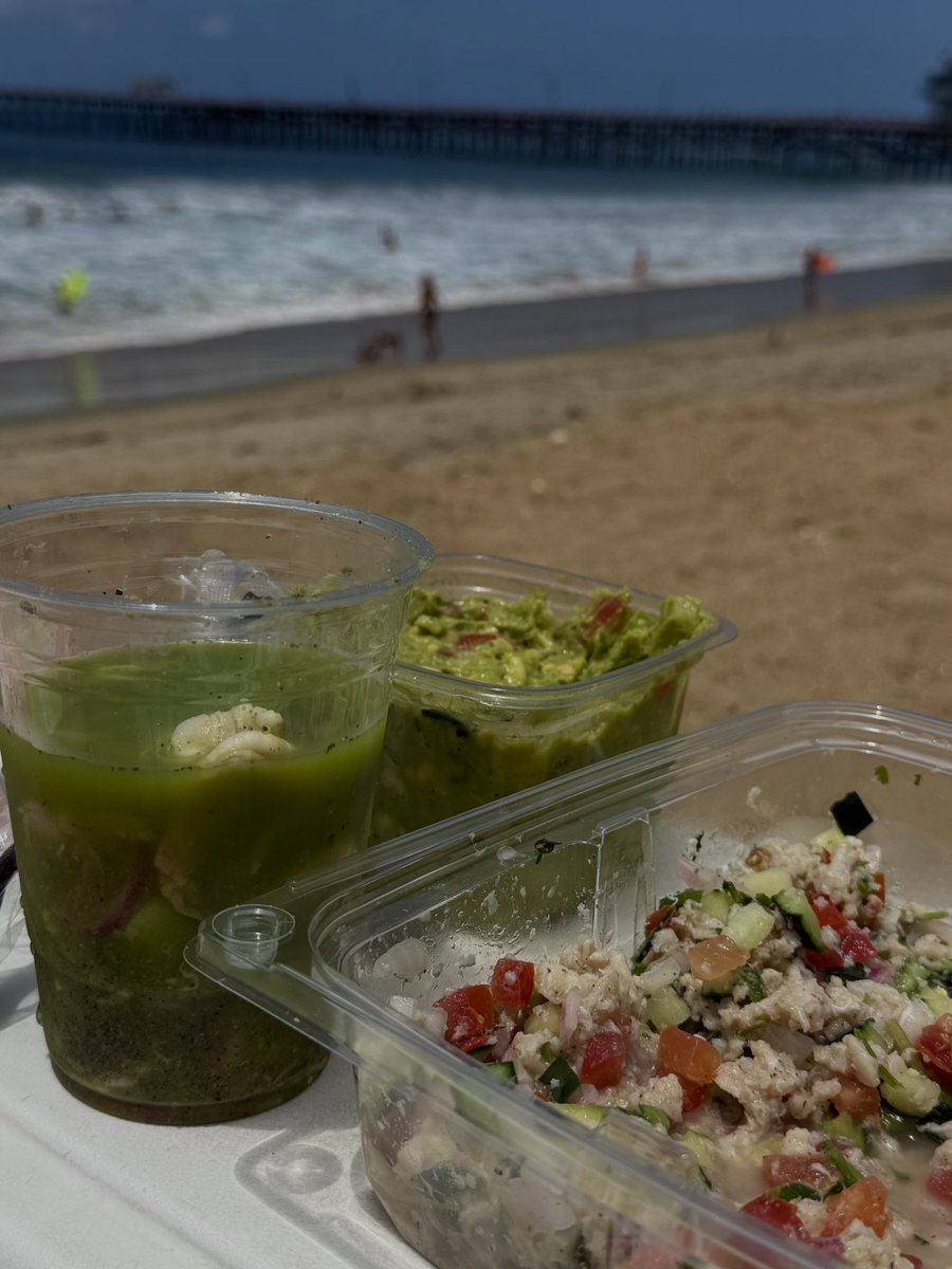 murfandaa's tweet photo. nobody’s cheating on me, im not a baby momma, im eating ceviche by the beach https://t.co/N6G0l4qY1Z