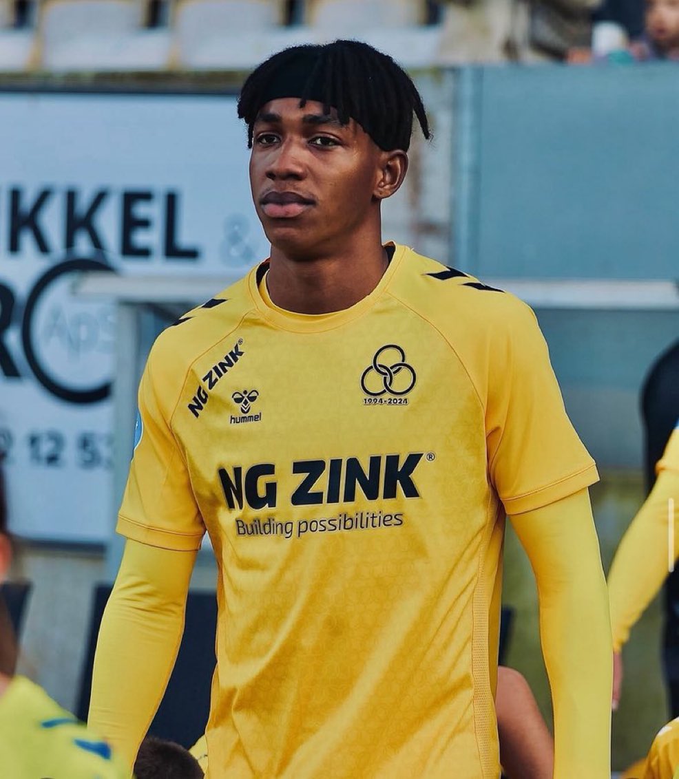 Selephanto's tweet photo. 🚨 Christ Tapé (20 ans) va rejoindre la Ligue 1 et signer à Toulouse ! 💜

Un contrat de 4 ans attend le latéral gauche U23. 🤩🇨🇮

(@lequipe) https://t.co/fusowwrtmY