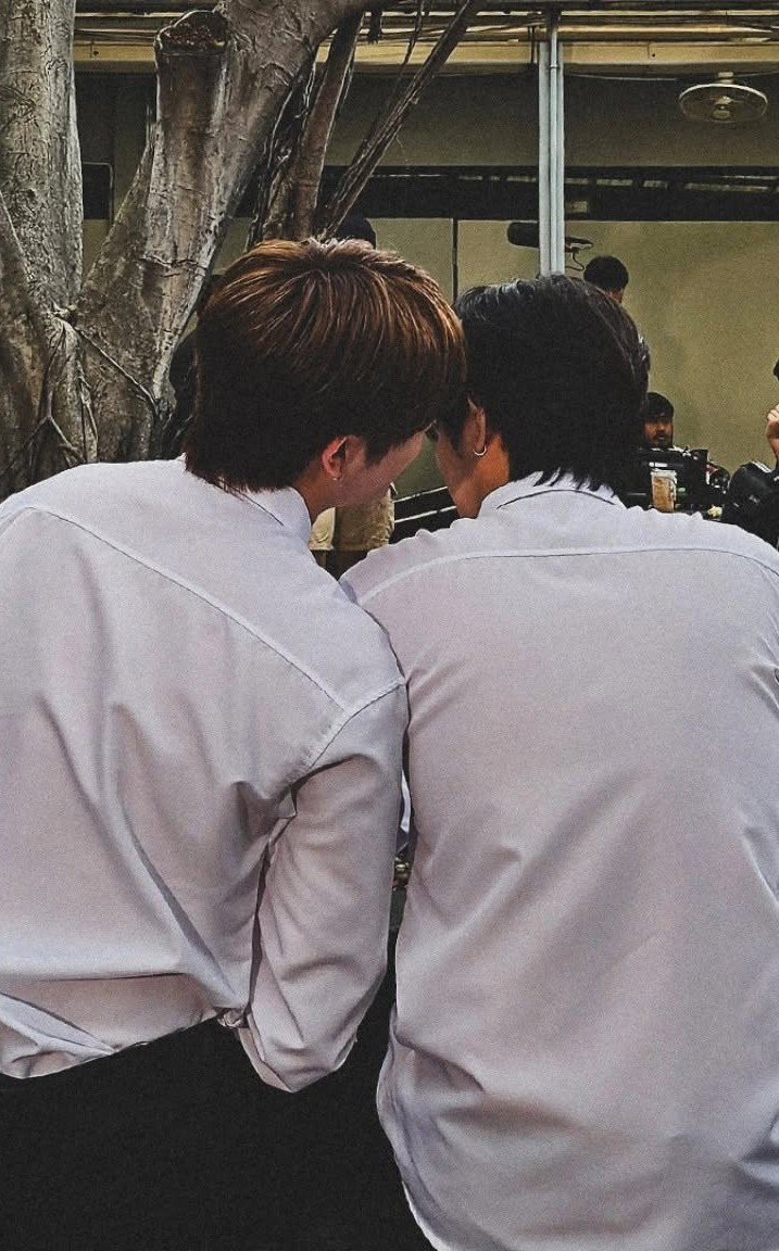 Yumeneko_meonam's tweet photo. จับมือกันแบบนี้ไปอีกนานๆนะ
ขอบคุณทั้งคู่ที่ช่วยกันพยายามฝึกฝนตัวเอง จนทำให้มีวันนี้ 

#TleFirstone https://t.co/4h9jszVzjc