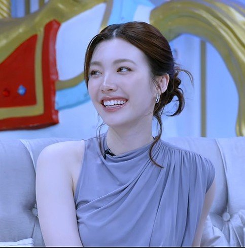 ormspmouse's tweet photo. orm kornnaphat has that "love at first sight" face card. https://t.co/YrkawjiAUN