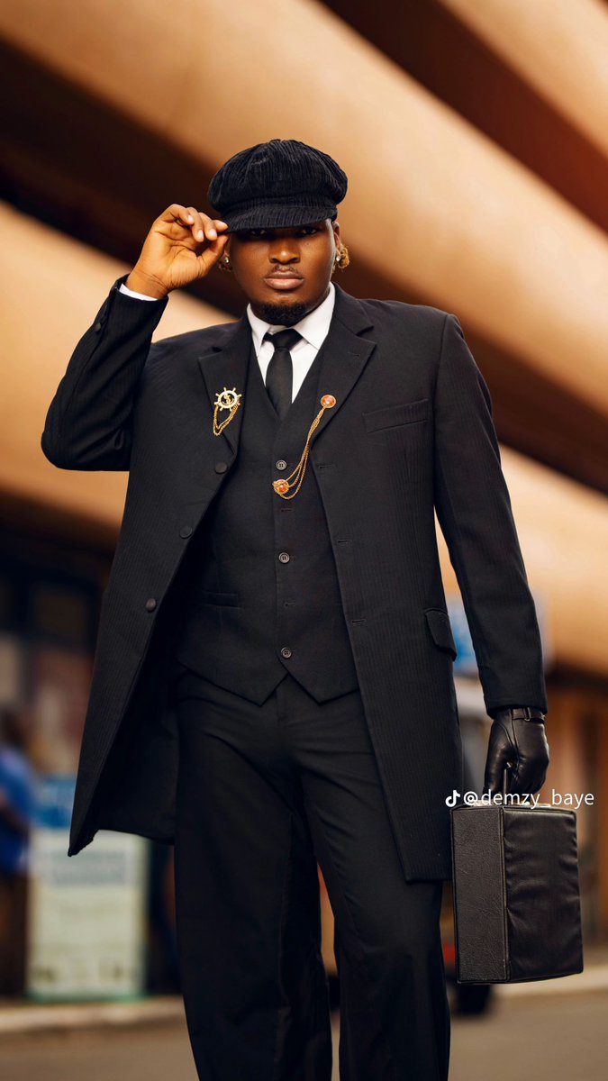 KbonsamB's tweet photo. Whatever motivated this guy must be recommended to everyone.

This is beyond “ɛbe fa” https://t.co/6DG9srKeKd