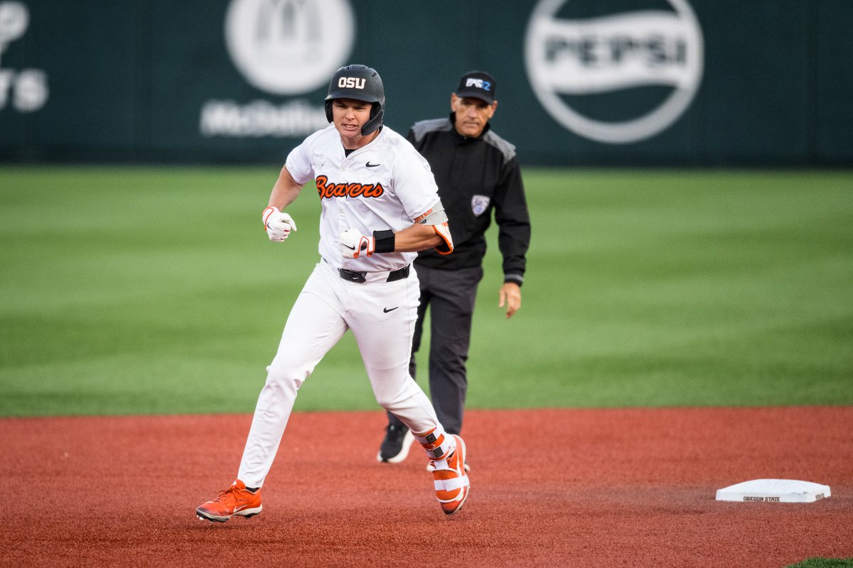 BeaverBaseball's tweet photo. Congrats to @EthanPorter17_ who has been named the West Coast League's Player Of The Week! https://t.co/mIIGic7ey2