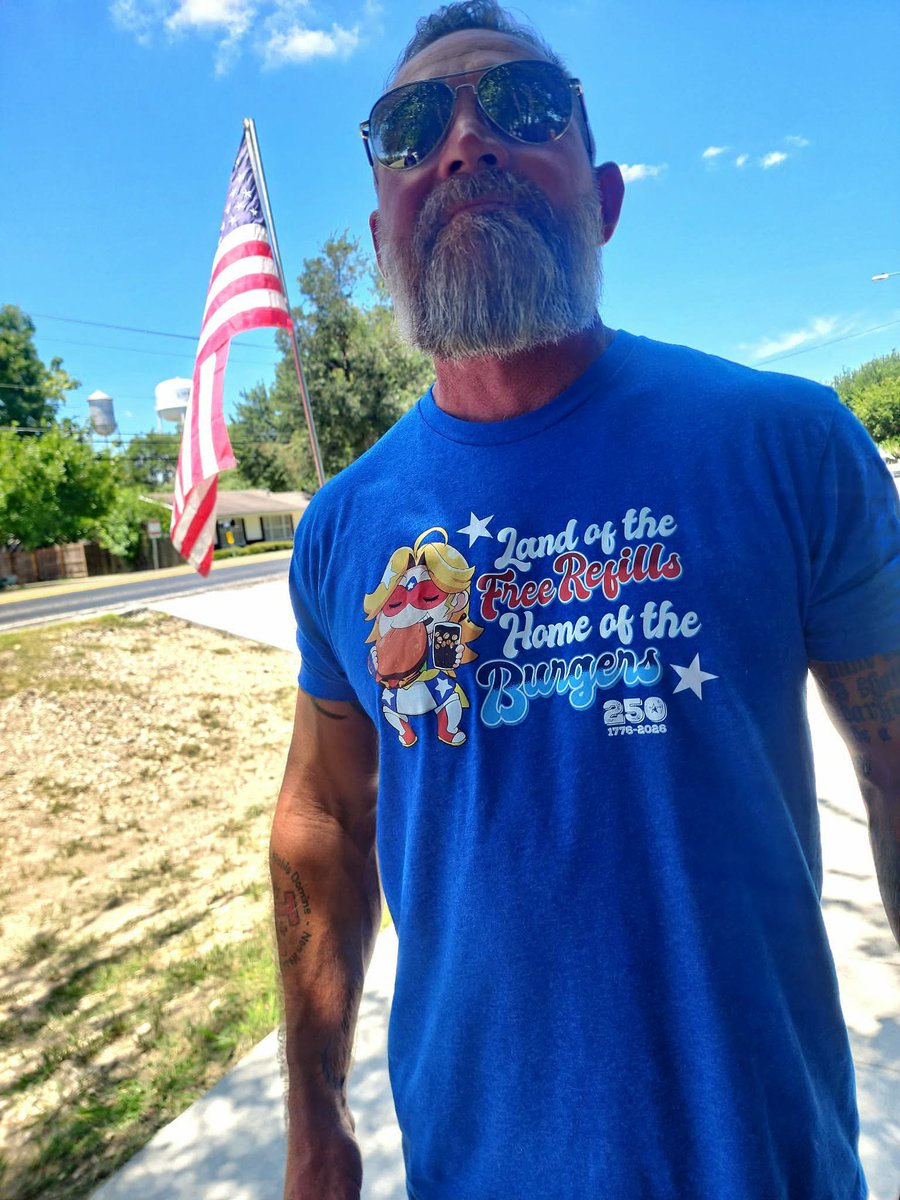 kamenamerica's tweet photo. The first batch of “LAND OF THE FREE REFILLS” shirts have been printed, with some locals coming to get theirs! They’re still 25% off, so make sure you get your at the link below!

https://t.co/7389EKhHTT https://t.co/wHFh11nWjs