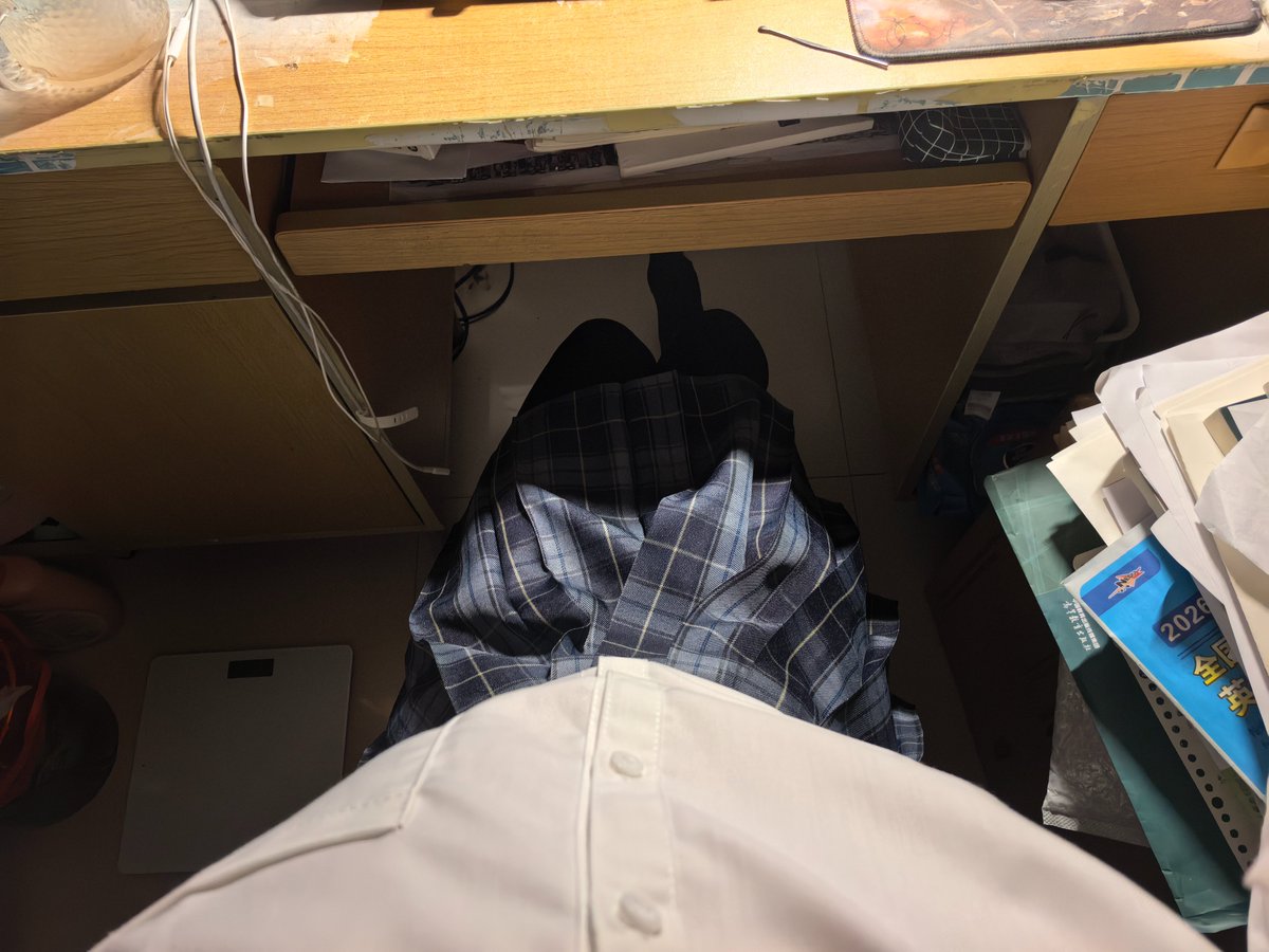 StrikingTankt34's tweet photo. 这条过膝袜的蝴蝶结真的深得我心，可惜位置太高了不好拍出来 https://t.co/4qCai68gJc