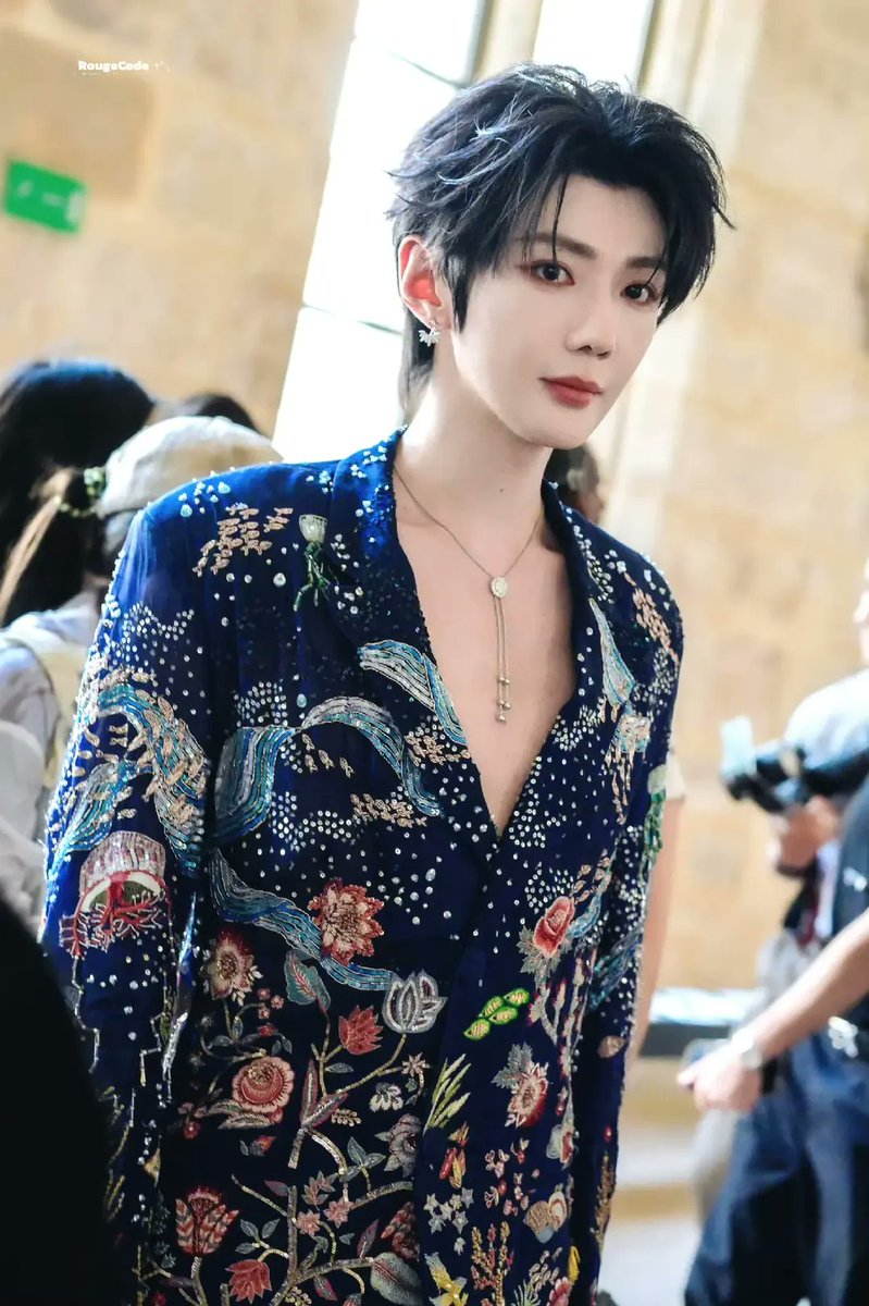 ShiTianTeez's tweet photo. HaoYiran x Rahul Mishra Fall/Winter 2026 Haute Couture Show

#haoyiran https://t.co/QOk4q4cGxG