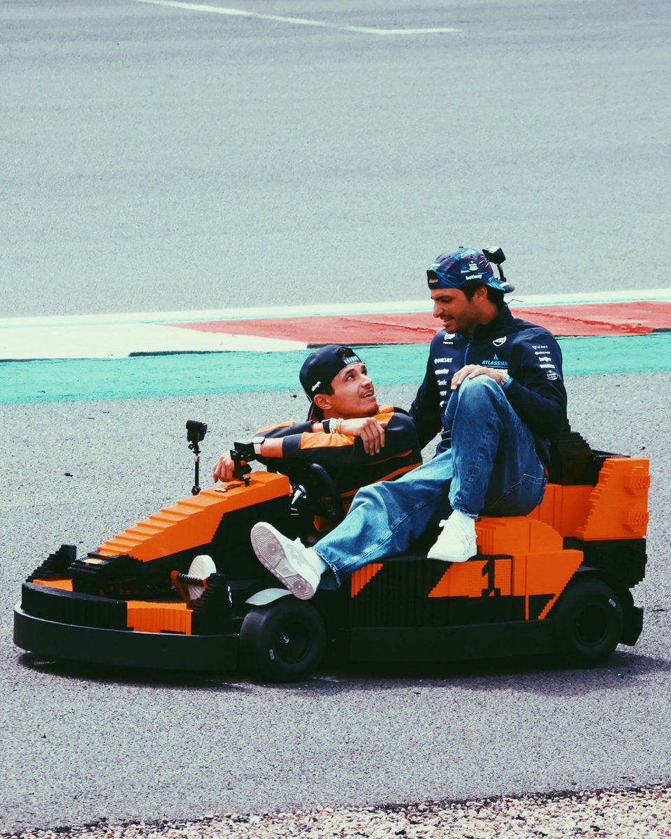 redsainz's tweet photo. this is so precious and important to me https://t.co/4eEn51sdUH