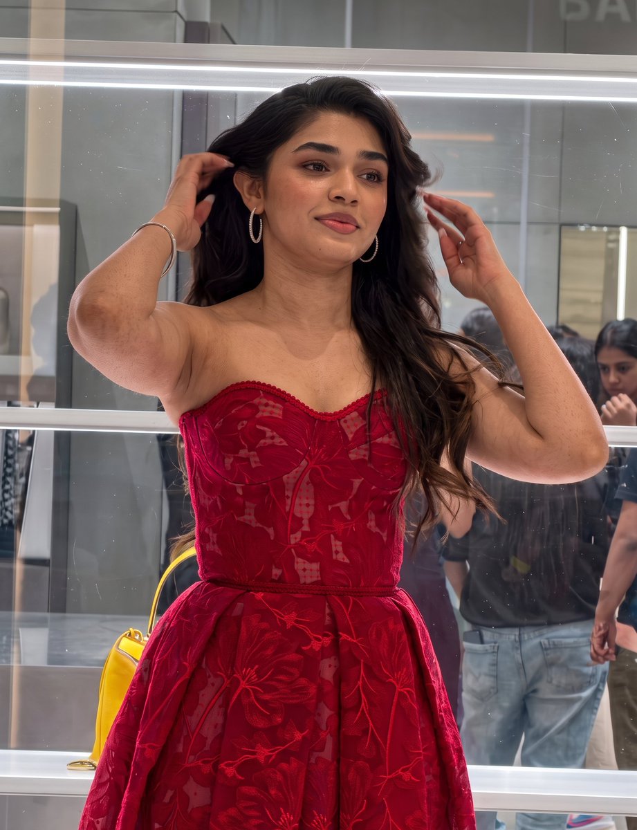 MassMayanti's tweet photo. She is the human version of Vannilla Ice Cream without any second thought

Krithi Shetty 🍨🍨 https://t.co/8ElYDV1dm9