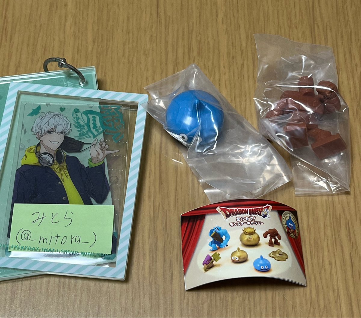 _mitora_'s tweet photo. 【交換】　ドラゴンクエスト ドラクエ
あつめて！モンスターギャラリー ガチャ

譲）スライム、ゴーレム

求）スライム(ゴールド)、キングスライム(ゴールド)、おおきづち

交換先を探しています。
都内手渡し、郵送
お心当たりのある方はお声掛けください。 https://t.co/fCUpmE4QoE