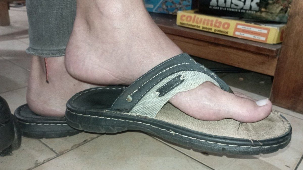 feetmodel156's tweet photo. Another kind of #sandals. #model #modeling #shoes #sandals #heels #highheels #footwear #foot #feet #barefeet #feetmodels #feetjob #feetnails #solesfeet #solesandtoes #soles #arches #archesfeet #archesandsoles #feetarches #toes #toenails #toenailspolish #toenails https://t.co/Fay1DrR27l