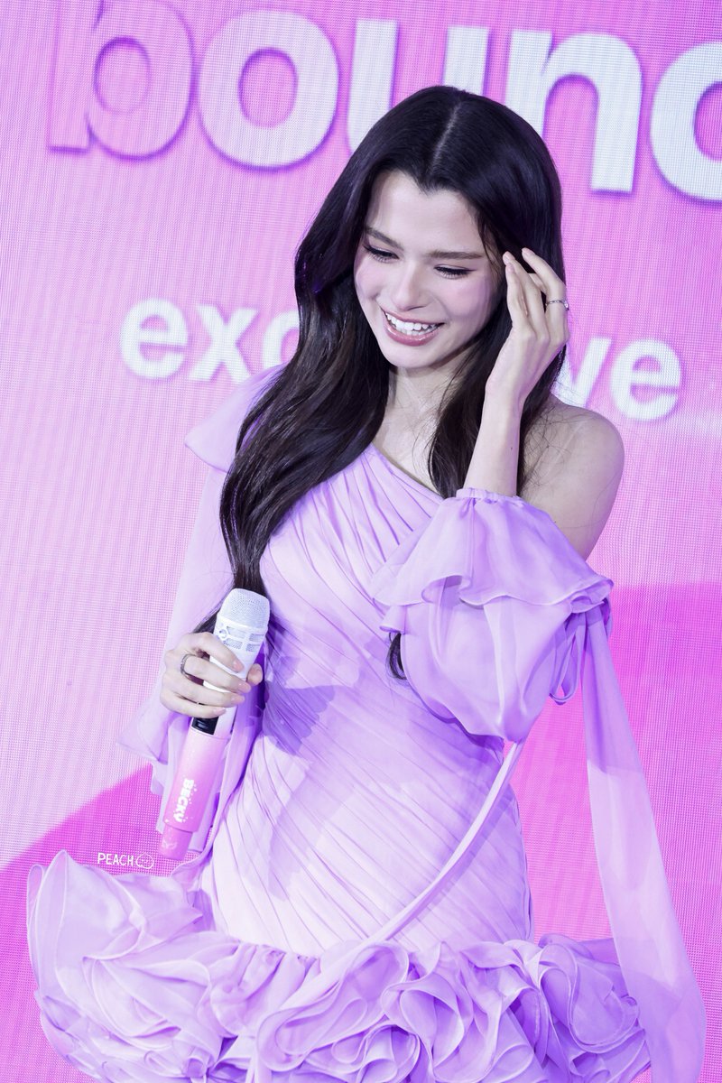 Beckys_Peach's tweet photo. I want to have both you and sunsilk 💜

REBECCA X SUNSILK 
#BeckyxSunsilkBouncyBigHair
#SunsilkxBecky        #SunsilkThailand
#SunsilkBouncyBigHair 
#beckysangels‌ https://t.co/h5JjufNAme