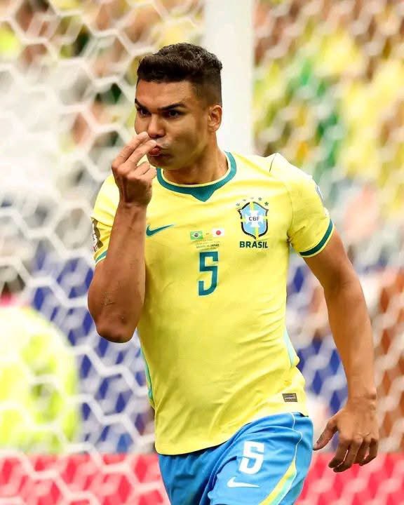 ousadiaemcampo's tweet photo. É a mesma história do Marcelo

Carreira irretocável pelo Real Madrid, empilhou títulos e conquistou cinco Champions League.

Mas na Seleção o Casemiro colecionou fracassos e atuações abaixo da crítica. https://t.co/oZF9GkuzDq