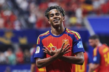 Winamax's tweet photo. 🇪🇸 Lamine Yamal : 1/8e de finale

🇦🇷 Lionel Messi : 1/8e de finale

🇫🇷 Michael Olise : 1/4 de finale

🇧🇷 Neymar : Day 2 du Main Event des WSOP https://t.co/DshgsiXTO0