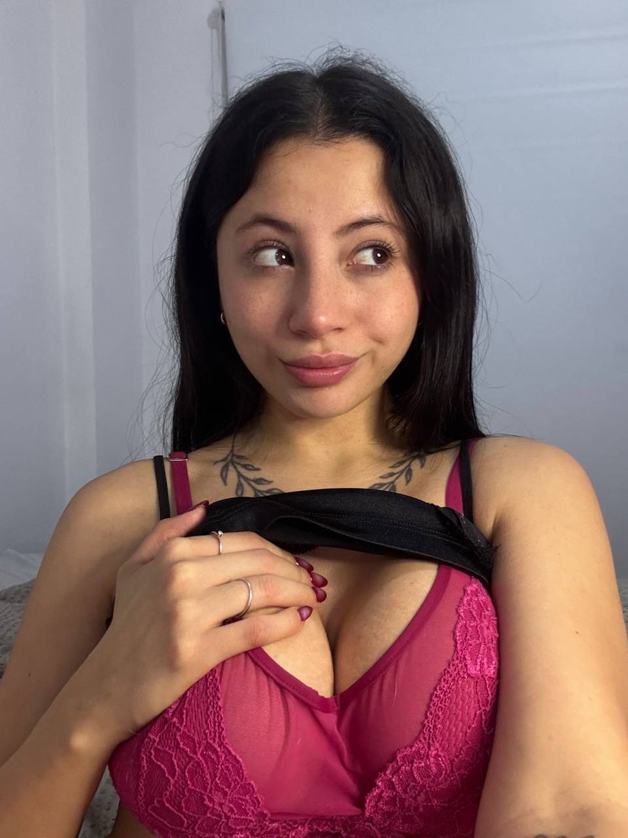 arygeryl's tweet photo. Be honest… tease you all day? https://t.co/FlLtgLSHks