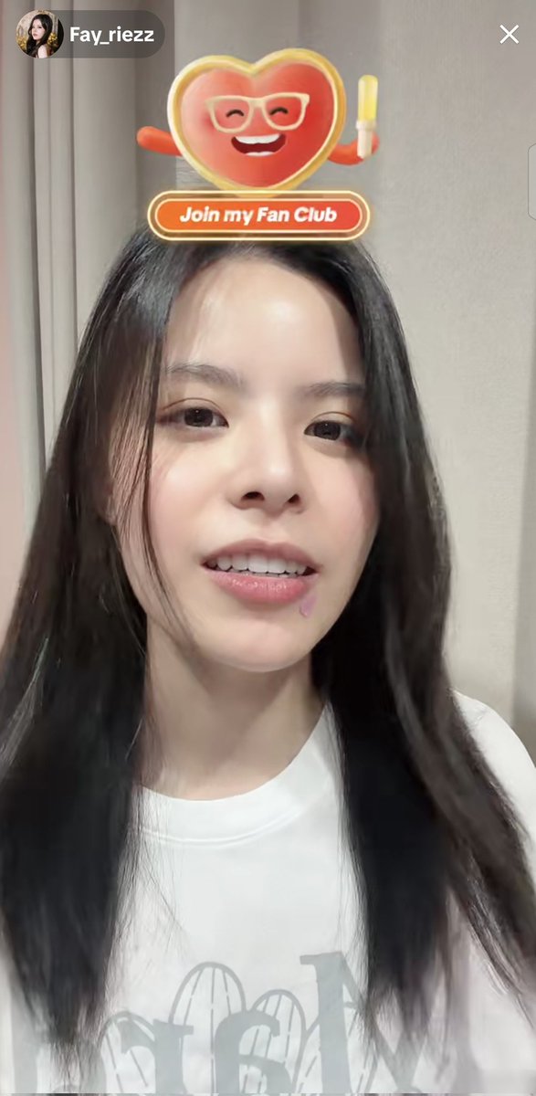 satoxaki's tweet photo. oh my her hair is getting longer now. almost cried seeing her live noti popped up 😭. I miss her so much 

#fay_riezz https://t.co/EDqHgBo7Tv