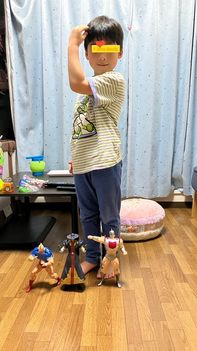 mszzw402's tweet photo. またまた、お家から離れたとこにあるゲームセンターですが見つけました！
「キン肉マン　完璧超人始祖編 リアルフィギュア-グリムリパー-」
グリムリパー（サイコマン）好きなので、フィギュア化嬉しかったですし、多少お金を掛けてでも、取る価値ありますね！
ちびゆきも、大変喜んでおりました！ https://t.co/KQEFNF13fP
