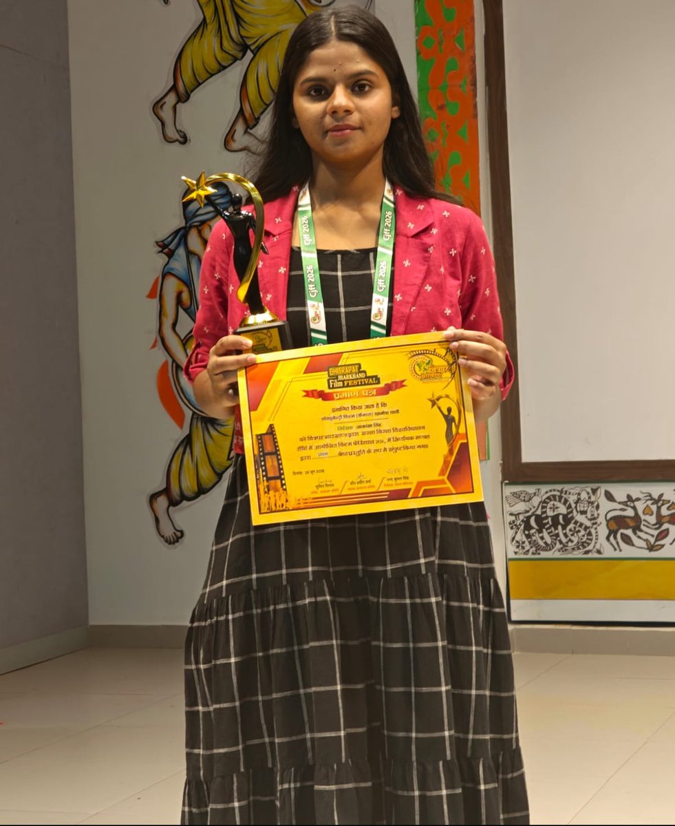 CUJ_Official's tweet photo. Congratulations to budding filmmakers Aakanksha, Ayushi, Prince, &amp; Suvangi from Mass Communication for first prize in the Campus Film Category titled Khamosh Thaali, in the Chitrapat Film Festival at Sarla Birla University. 
@rashtrapatibhvn 
@PMOIndia 
@EduMinOfIndia
@ugc_india https://t.co/5Dmz5U9ZEm
