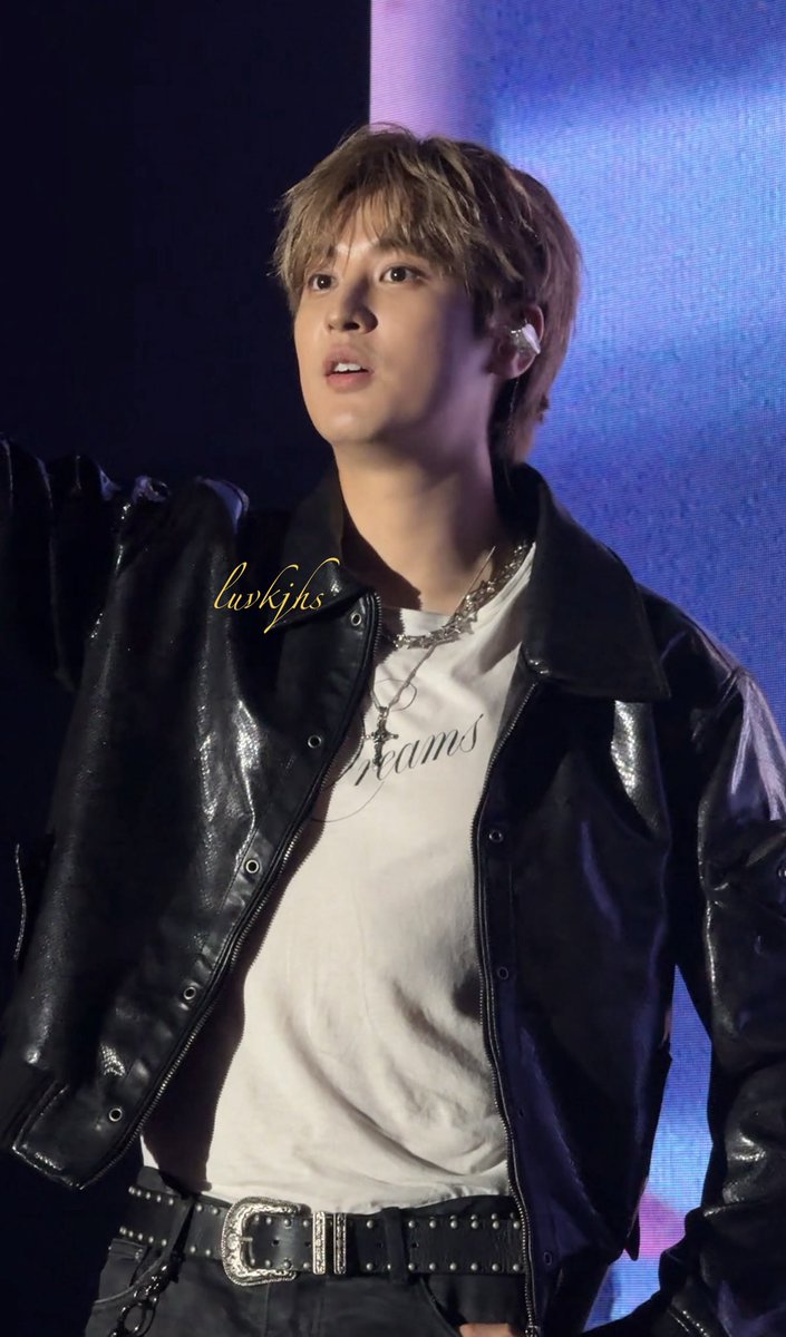 luvkjhs's tweet photo. and that’s everybody’s baby jung chanwoo he looks unreal 

#iKONinMANILA2026
#iKON_FOUREVER_TOUR_MNL https://t.co/eoRzxde3yV