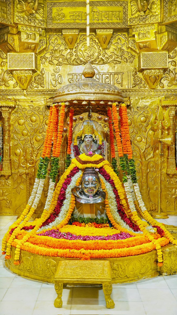 Somnath_Temple's tweet photo. श्री सोमनाथ महादेव मंदिर,
प्रथम ज्योतिर्लिंग - गुजरात (सौराष्ट्र)
दिनांक: 06 जुलाई 2026, ज्येष्ठ कृष्ण षष्ठी - सोमवार
सायं श्रृंगार 
07269905
#somnath #mahadev #shivji
#bhakti #somnathlivedarshan #somnathtemple #JaiSomnath #SomnathSwabhimaanParv https://t.co/IAnq1NPzAq