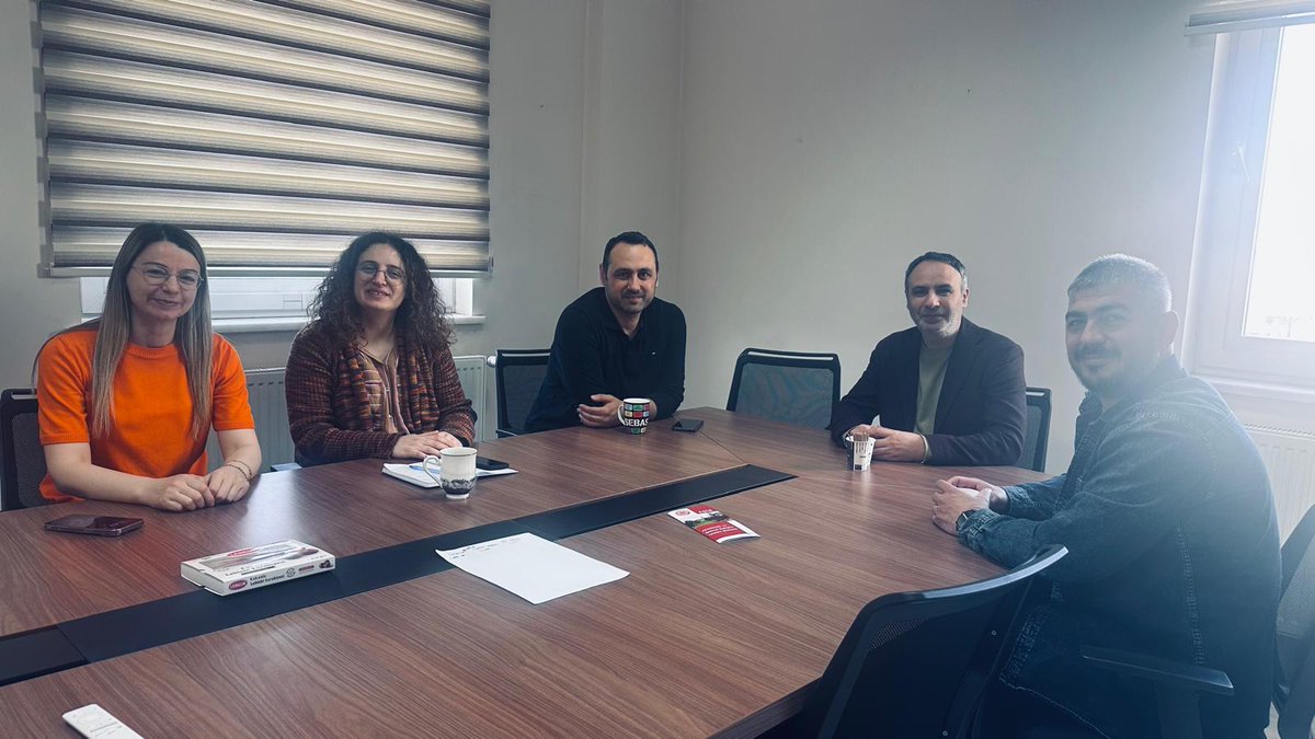 togudigiairesmi's tweet photo. 📢Yapay Zeka ve Dijital Dönüşüm Koordinatörlüğü Haftalık Değerlendirme Toplantısı Gerçekleştirildi.✨
Haberin detayları için 👉🏻 https://t.co/nTCdgnuxSF
@toguresmi @profdrfatihylmz @togudigiairesmi
#yapayzekavedijitaldönüşümkoordinatörlüğü #yapayzeka #dijitaldönüşüm https://t.co/CkLiIcYN7K
