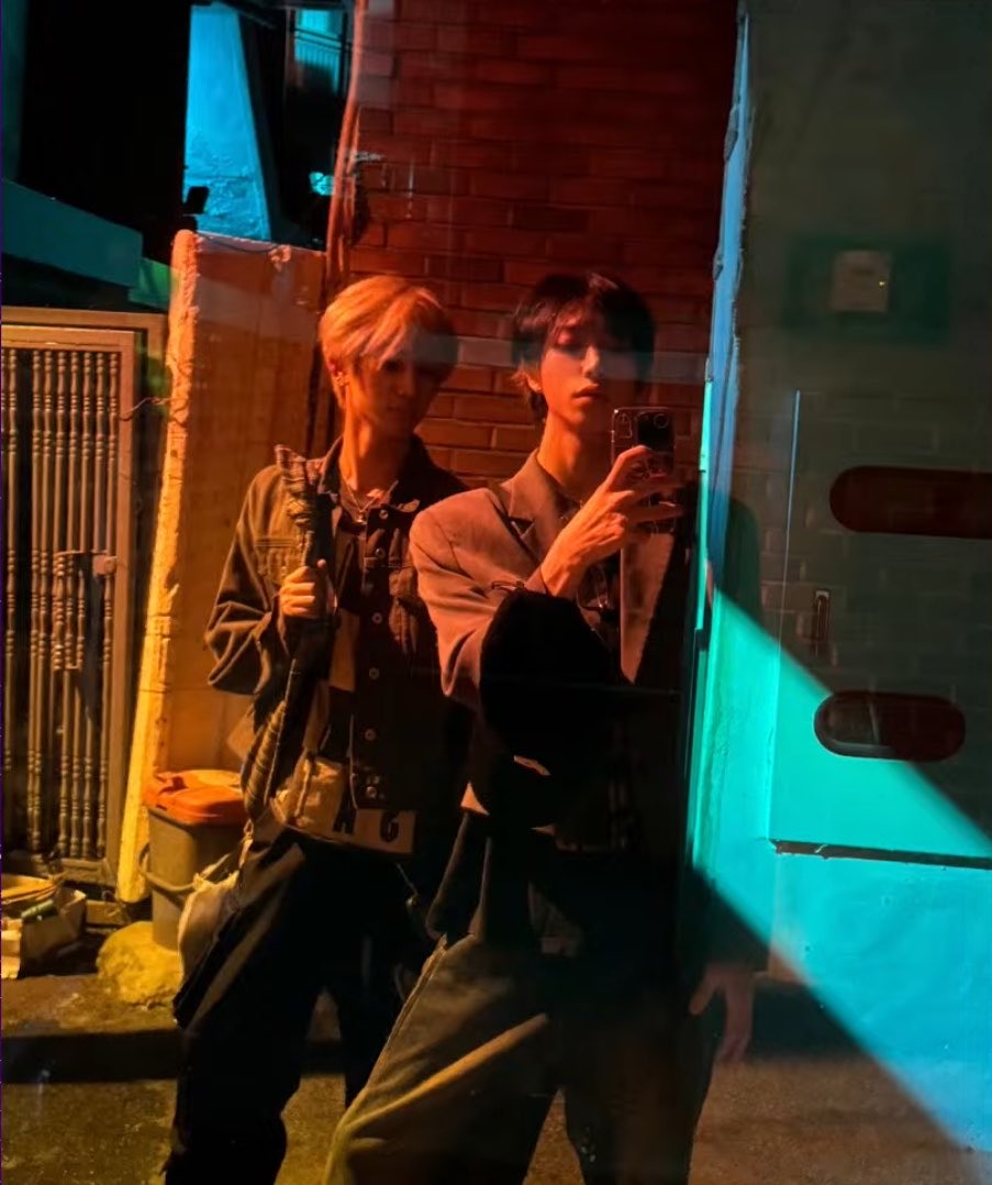 ZJH_27's tweet photo. 멤버들이 풀어준 아르노 사진 📸 https://t.co/T5FtReGKCY