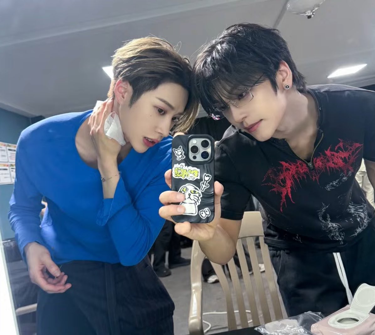 ZJH_27's tweet photo. 멤버들이 풀어준 아르노 사진 📸 https://t.co/T5FtReGKCY