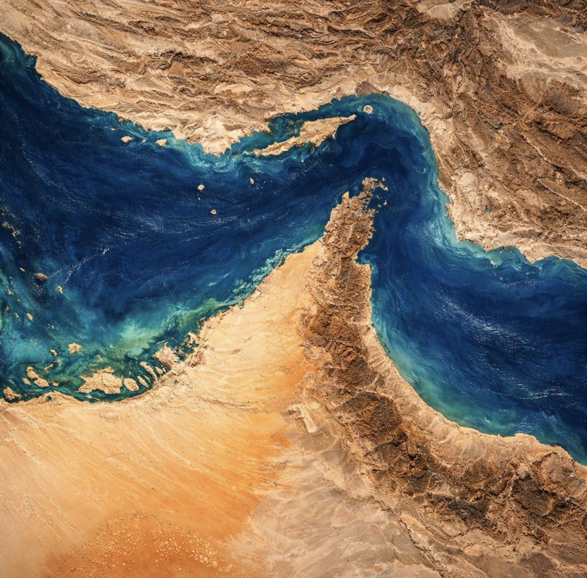 BRICSinfo's tweet photo. JUST IN: 🇯🇵 Ten Japan-linked oil tankers leave the Strait of Hormuz after months of being stuck in the Gulf. https://t.co/1o1eQO7pP6