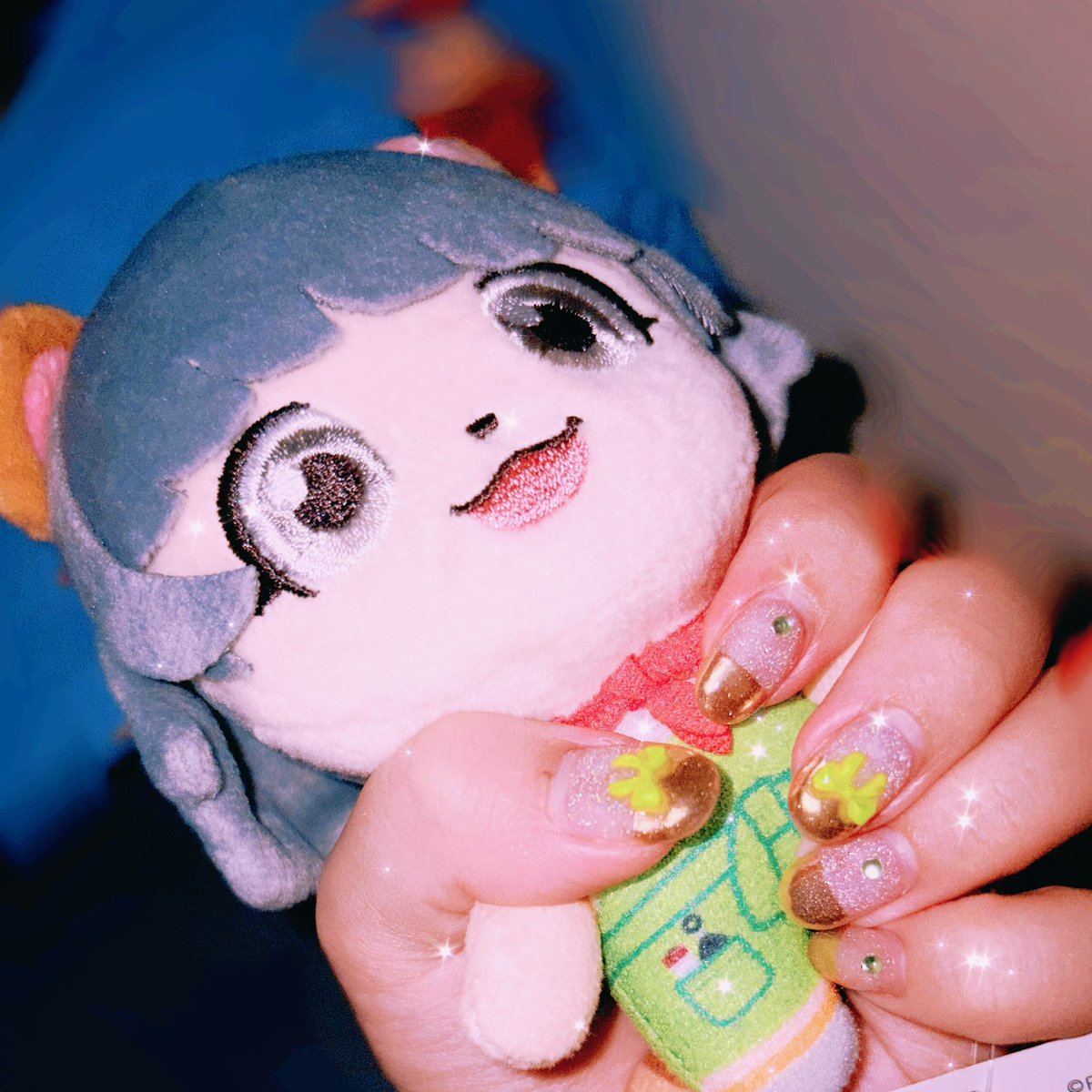 marutaachan's tweet photo. ぬいと共にネイル（色んなフィルターお試し中）
暗闇で鷲掴みにされるピーナッツくん https://t.co/AKODWHD54U