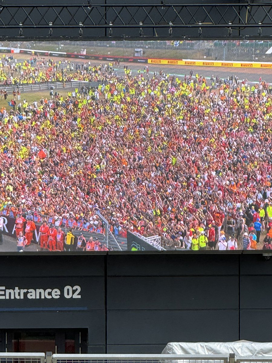 Sandra24Jan's tweet photo. I’ve never hidden that despite being a Brit I’m not keen on Russell or Norris. Entitled wealthy kids. As for the Lando stand @SilverstoneUK what the f? But soooo happy that this year in all but Lando teenagers stand it was a sea of RED so that excludes Lewis Silverstone cap https://t.co/24YDgO9hyQ