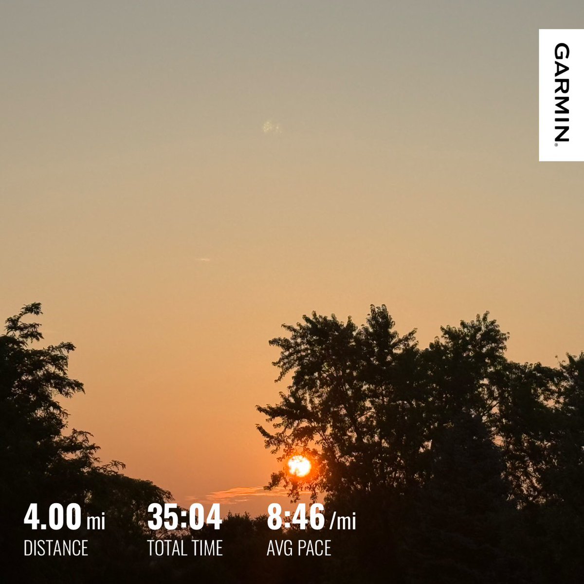 Retyred4good's tweet photo. Up with the sun for an early 4 mile morning run. Happy Monday. Be well🏃🏼 https://t.co/wgqDYJ6OsG
