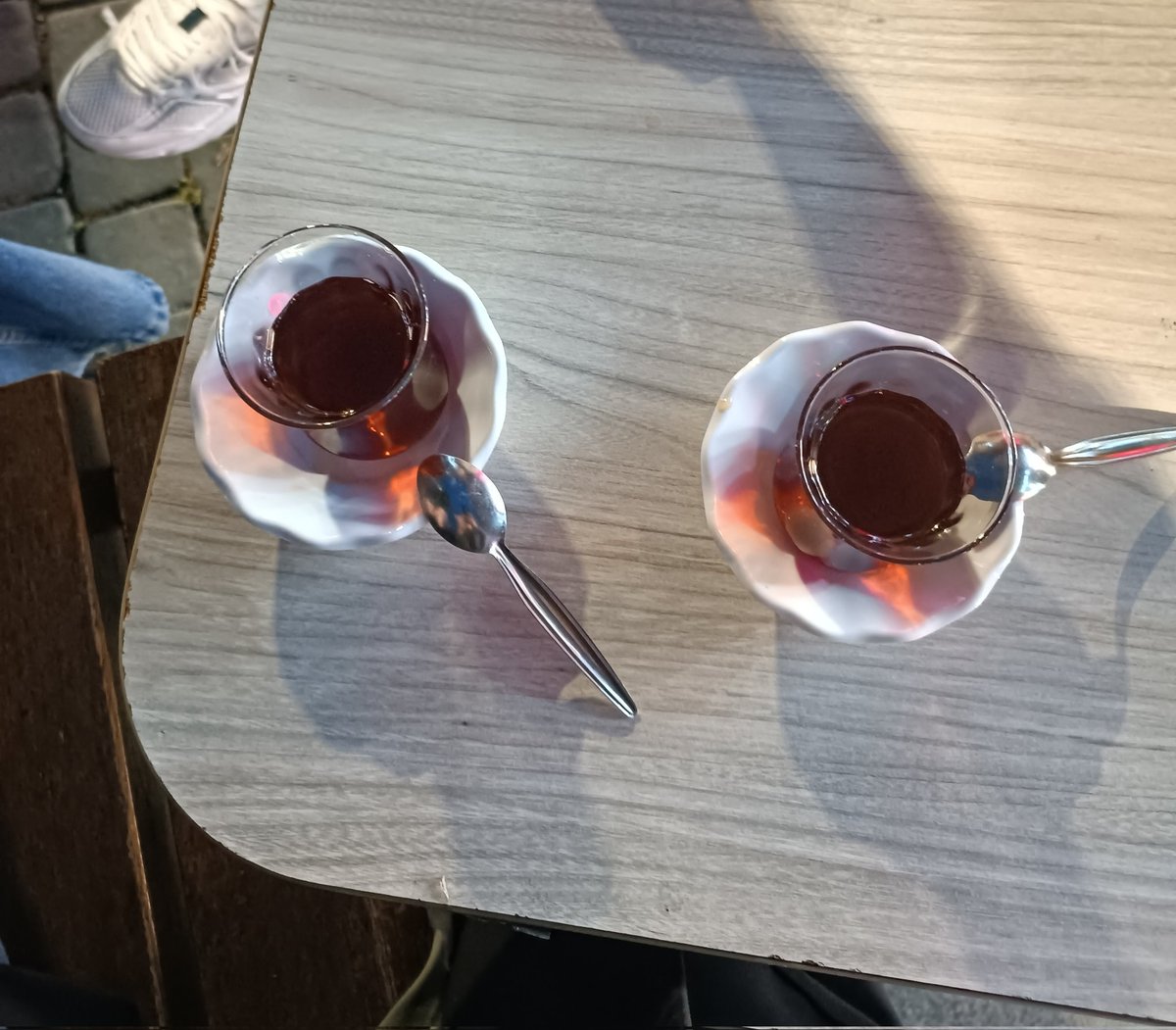 semarayim's tweet photo. Basit yaz günlerinin çay içilen akşamları https://t.co/sUVs55Id9E