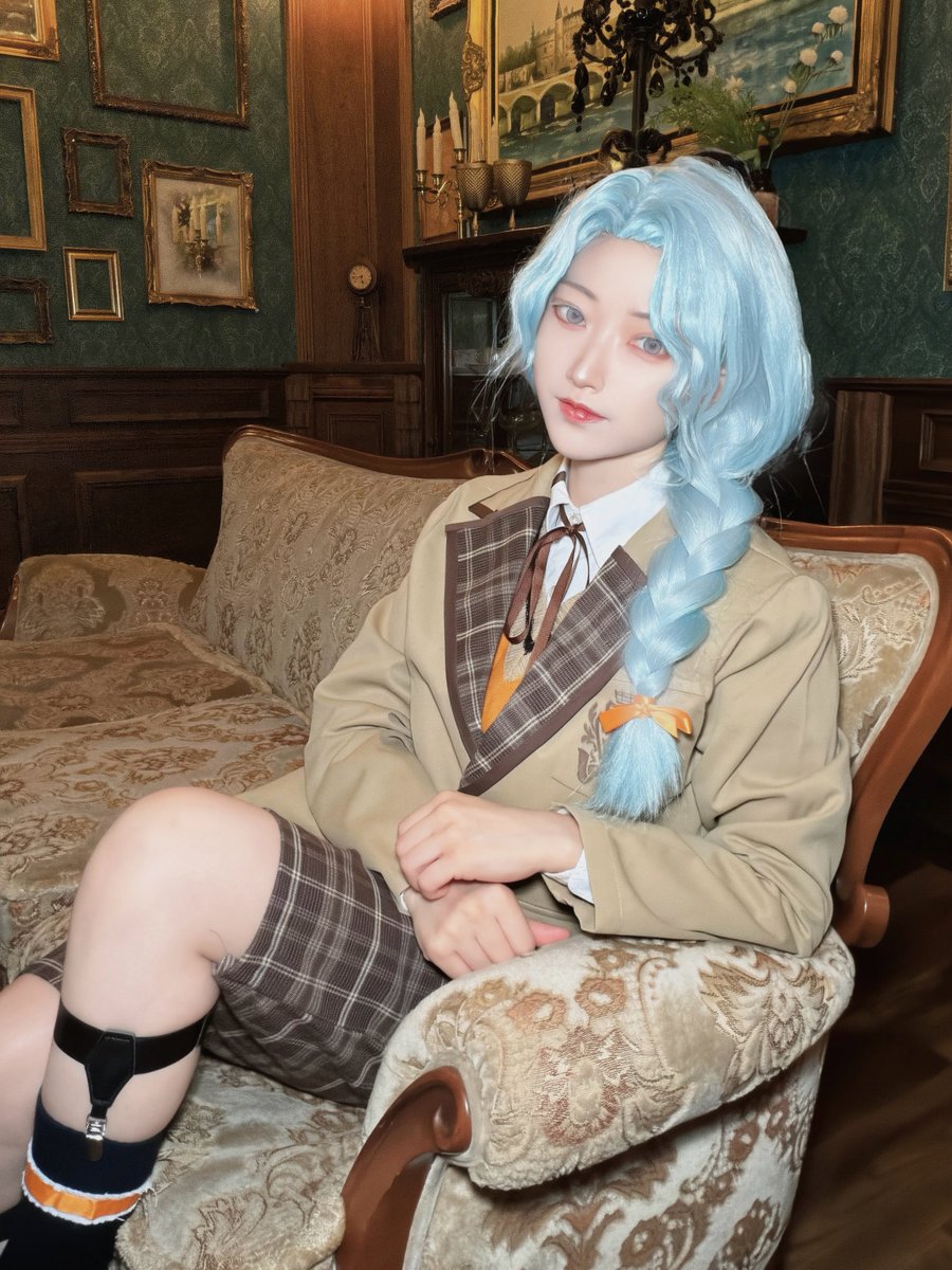 fo_nan_'s tweet photo. 3キャラタイムアタック
ギムナジウム撮影でした📝🧡
写真集になります！！！

#18trip_cos https://t.co/mFon7mpHyW