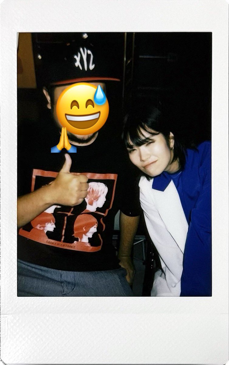 hash_nk's tweet photo. 言い訳に聞こえるかもしれないけど、グルショでゆーきちゃん以外にしたのはゆーきちゃんの脚の状態であのポーズはお願いできないからって言ったけど納得いってない風の表情
それもかわいいです

#チェキゆーき https://t.co/EuQCqOcYTz