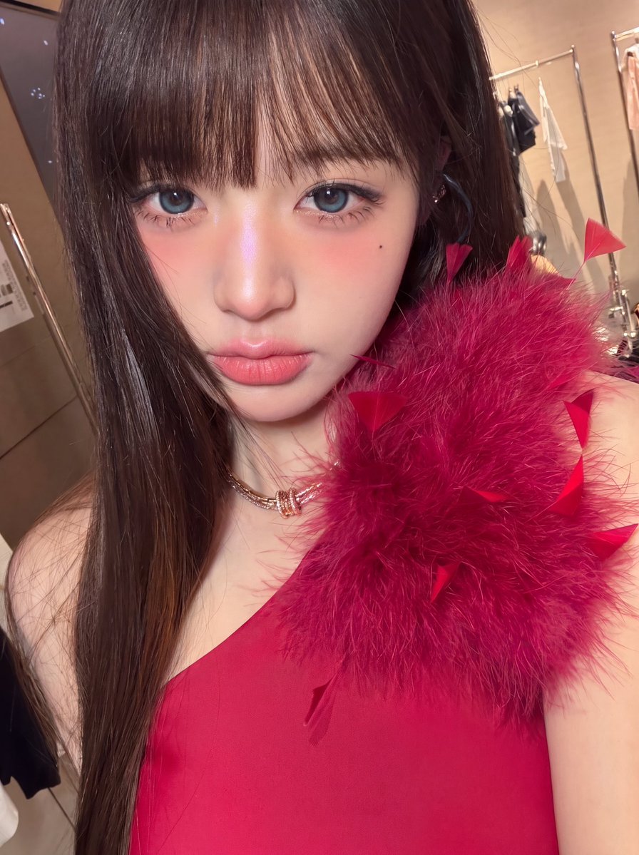 Yo8HoZY's tweet photo. ❤️
#jangwonyoung #ive https://t.co/Jf1BWfD1VO