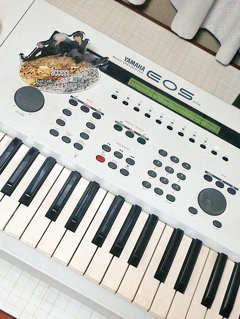yu44799's tweet photo. 今日もEOSB700の音色、町内中に響かせてやったぜぃッッッ‼️‼️‼️‼️
……
ハイ、嘘です…
見てよVOLUMEの控えめさ…
#YAMAHA
#EOS
#B700 https://t.co/SSkr7QnlOj