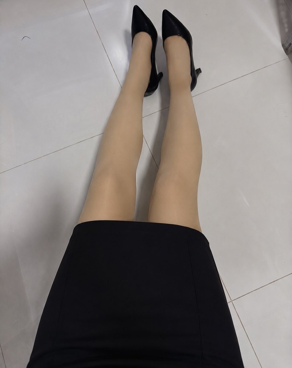 pantyhose_as's tweet photo. ส้นสูงวันนี้ไม่ชินเลย 🤣

#ถุงน่อง #ถุงน่องใช้แล้ว #ขายถุงน่อง #pantyhose #stocking #fwb #ONS #ทาสถุงน่อง #ทาสเท้า https://t.co/IIoLBdd70P