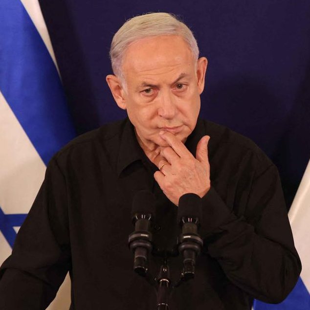 siyahsancakx's tweet photo. 🟤 Binyamin Netanyahu:

▪️"Türkiye güzel bir ülke ancak açıkça İsrail'in yok edilmesini isteyen bir lider tarafından yönetiliyor."

▪️"Bir NATO ülkesi olan Kıbrıs'ın yarısını elinde tutuyor."

▪️"Yunanistan'ı tehdit ediyor."

▪️"Kudüs'ü fethetmekten açıkça söz ediyor."

▪️"Türkiye'nin Dışişleri Bakanı, 'Yahudi devletinin insanlık içinde yeri yok.' dedi."

▪️"İçişleri Bakanı ise bir gün Kudüs valisi olmak istediğini sabırsızlıkla dile getirdi."

▪️"Bu noktadan bakıldığında, Türkiye'ye F-35 savaş uçaklarının ve kendi savaş uçaklarında kullanacağı motorların verilmemesi gerektiğini düşünüyorum."