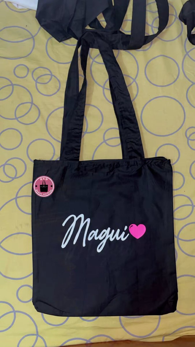 Dieyemassambaa's tweet photo. Hello🫱🏽🫲🏾💕le bouton rt est toujours gratuit
Prix : 4500 fcfa personnalisable
#totebagsenegal #Entrepreneurship #MadeInSenegal https://t.co/oCvPiIvaFw