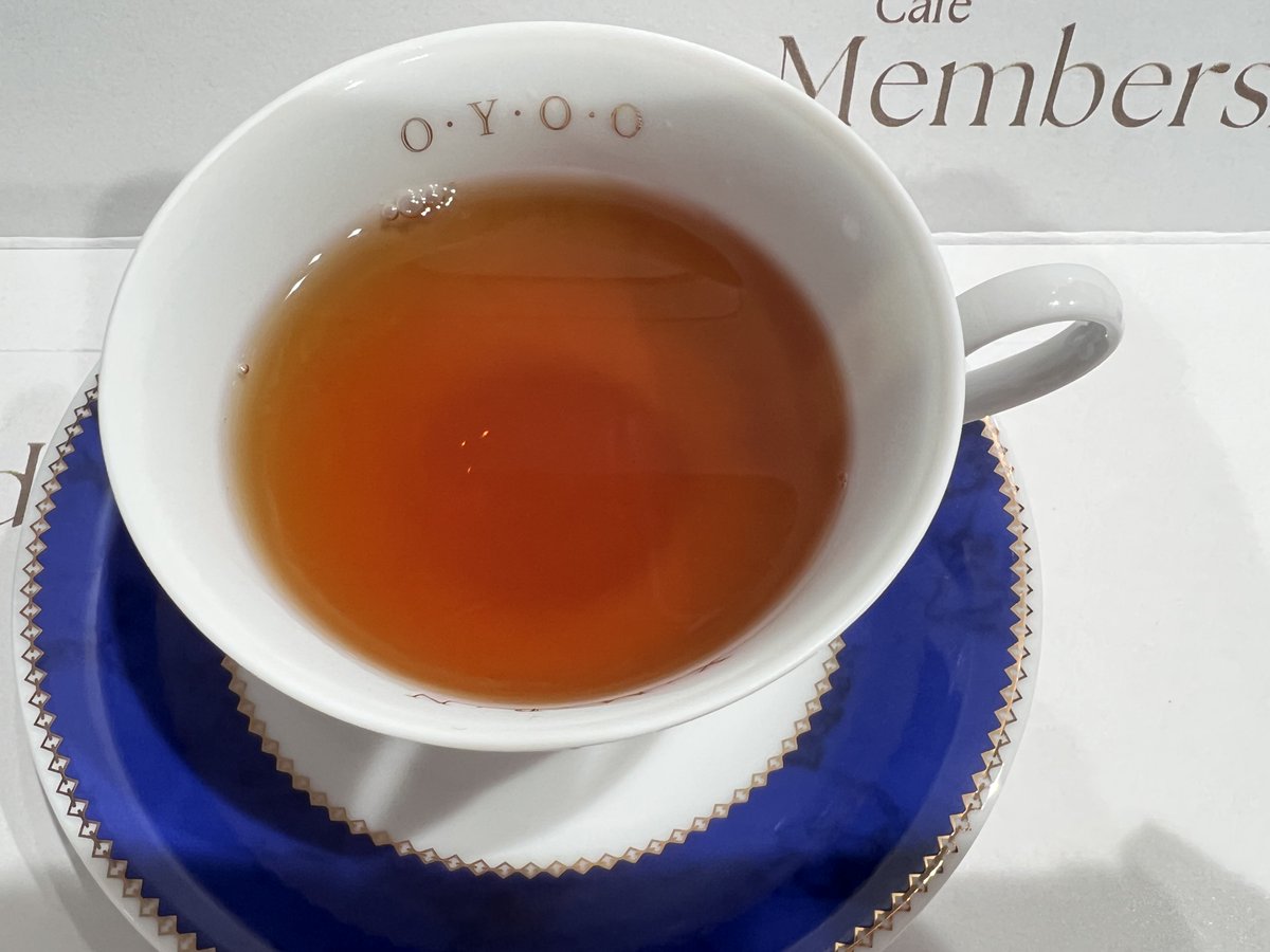 本日の紅茶はキームンです 中国南西部安徽省で作られる紅茶で、蘭や